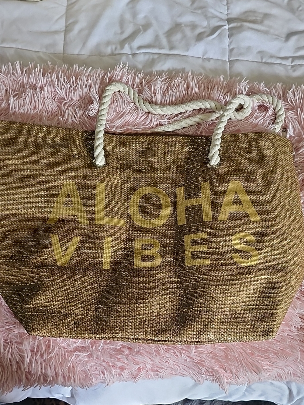ROBIN RUTH “Aloha Vibes” Island Haulin': Aloha Beach Bum Straw Tote